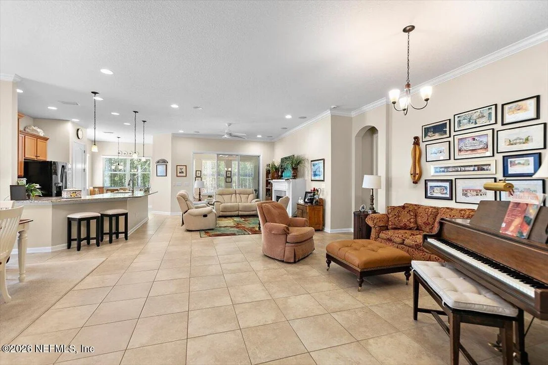 Photo of 637 N LEGACY Trail
