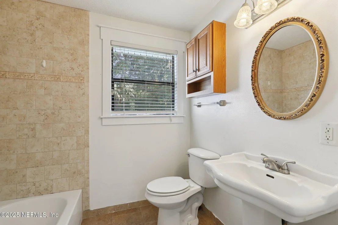 Photo of 2707 MERWYN Road