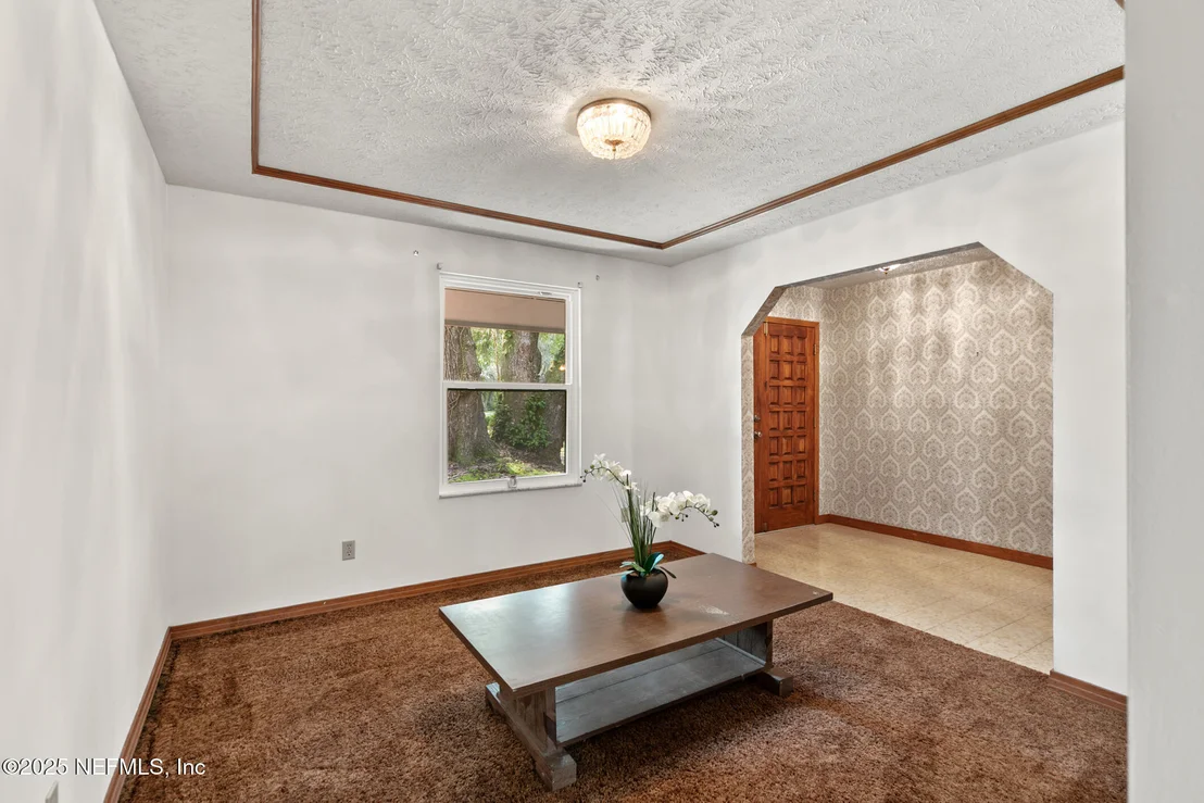 Photo of 1885 RIVER OAKS Drive