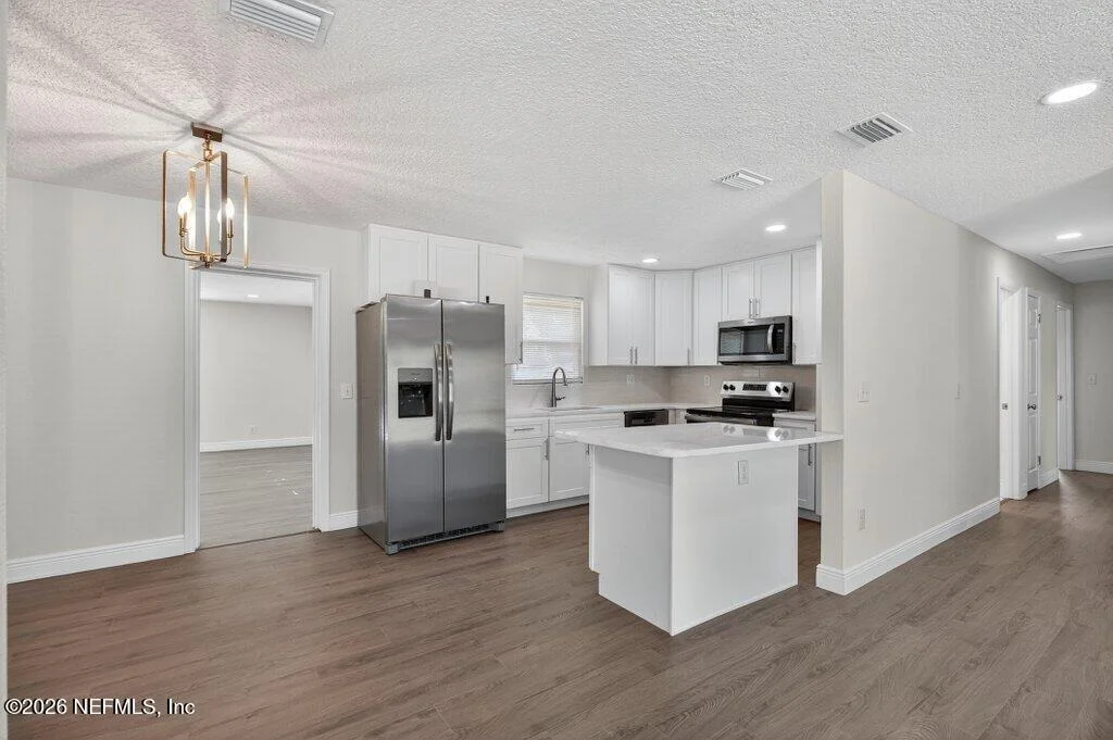 Photo of 6647 MANHATTAN Drive