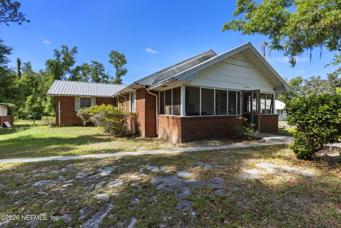 Photo of 646 SE OLD COUNTY CAMP Road