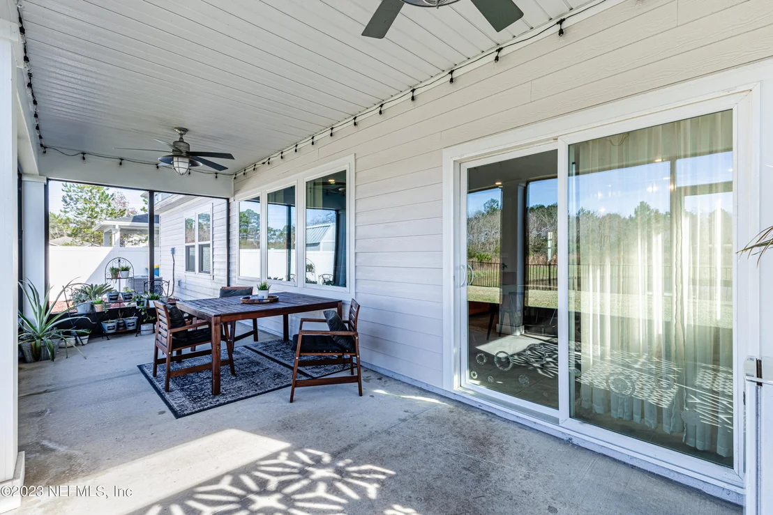 Photo of Unit 6 at 12056 BRIDGEHAMPTON Road