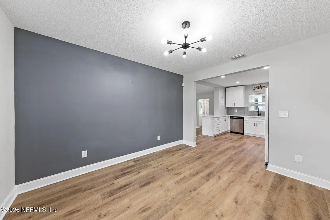 Photo of 9742 CUNNINGHAM Road