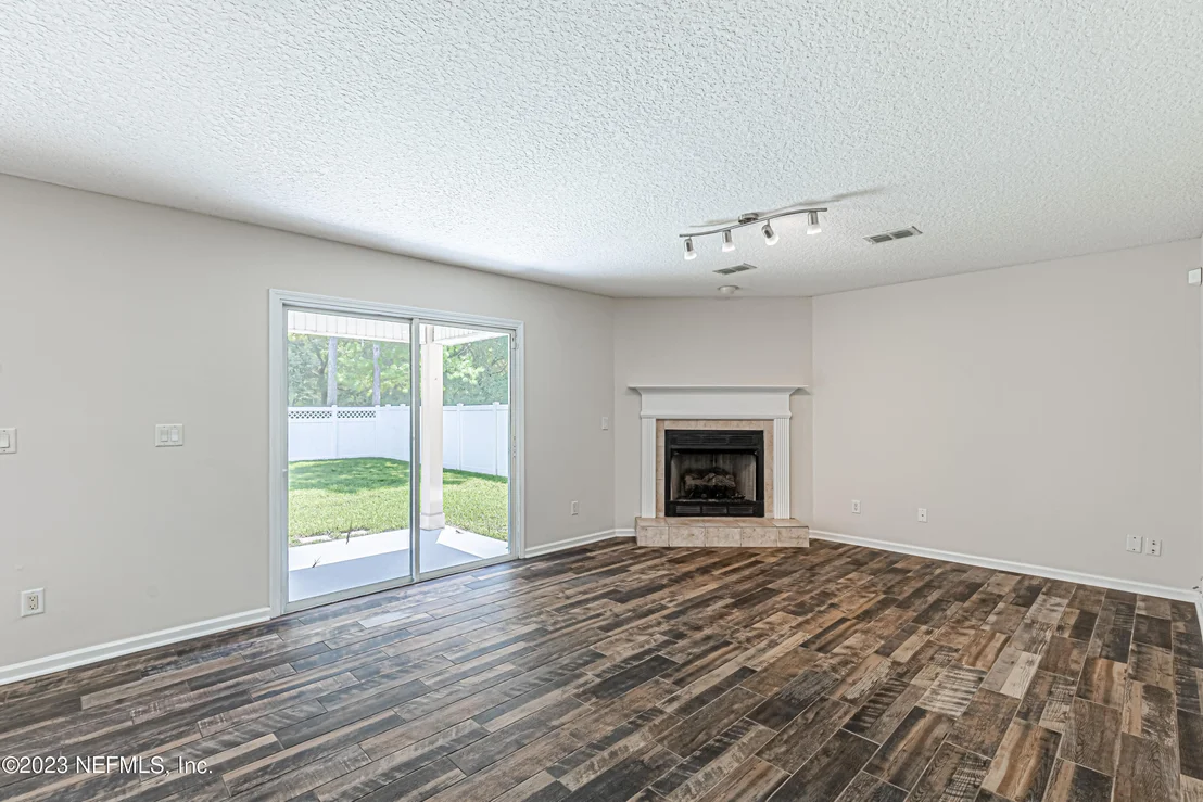 Photo of 1047 MOOSEHEAD Drive