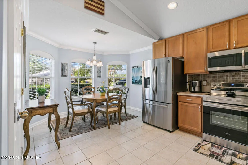 Photo of 972 BECKINGHAM Drive