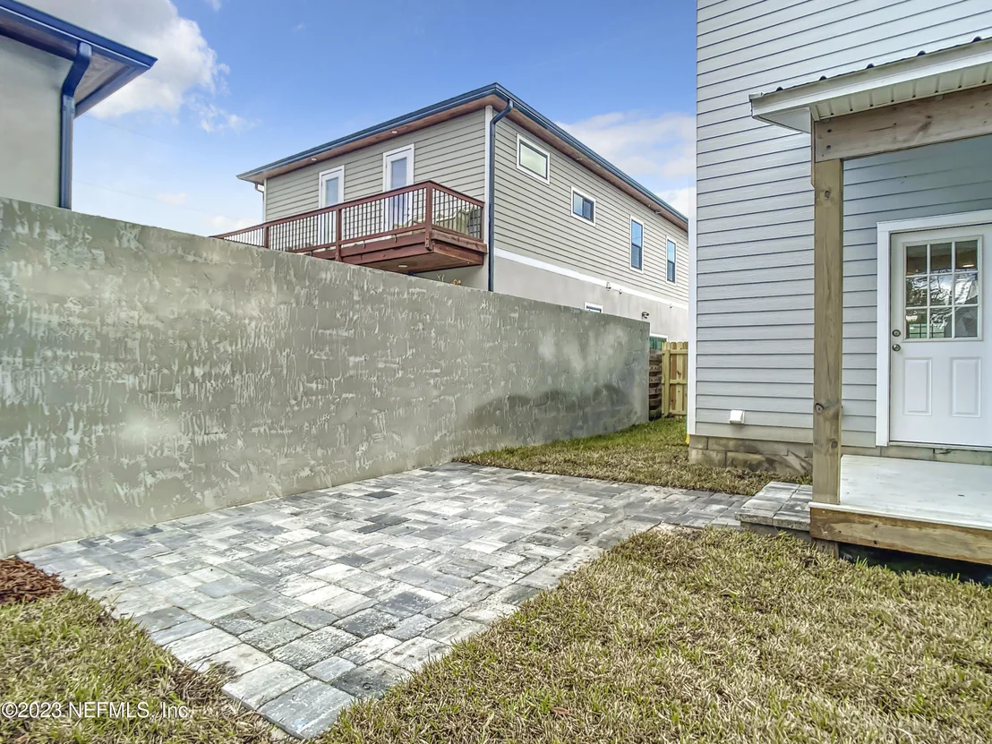 Photo of 6635 MADISON Street