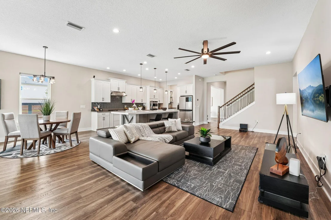 Photo of 10223 SILVERBROOK Trail
