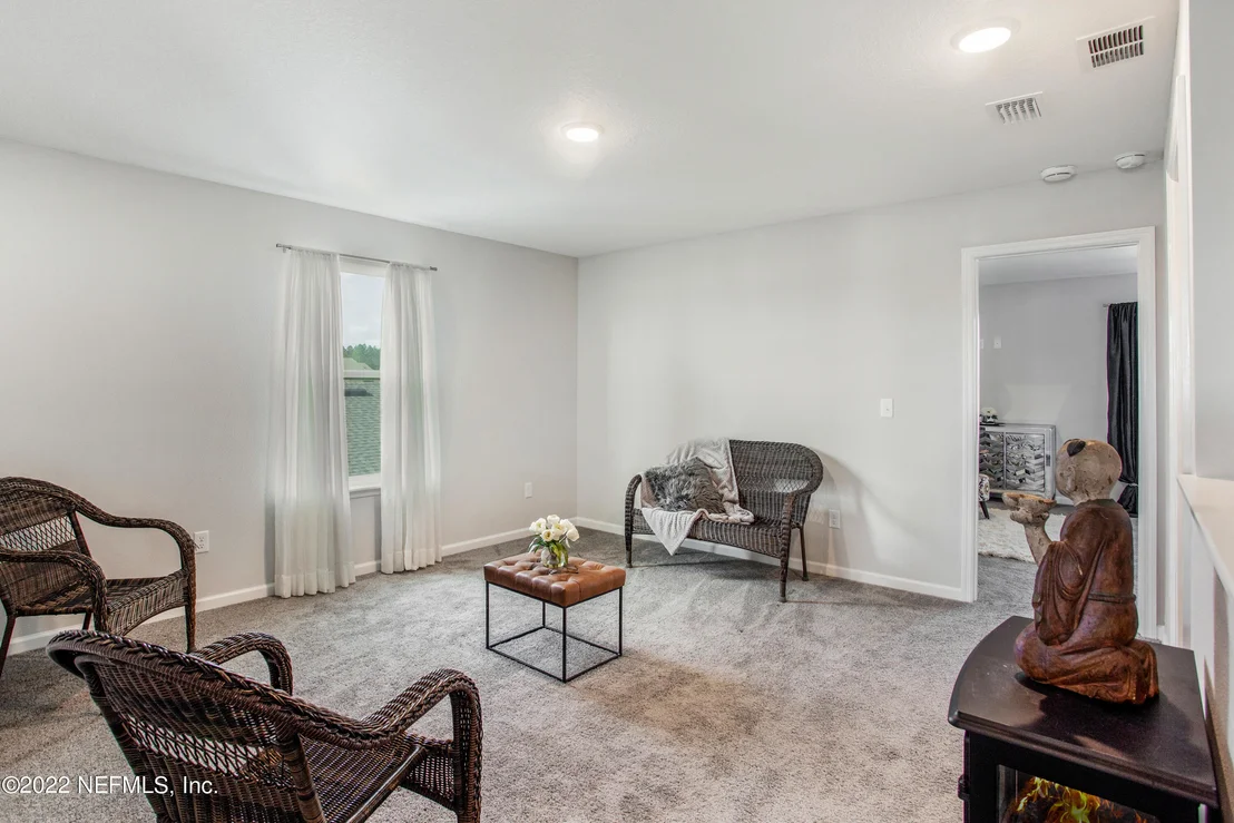 Photo of 429 NARROWLEAF Drive