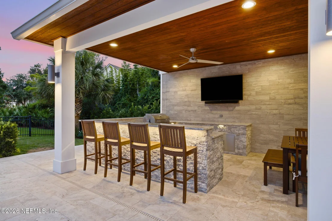 Photo of 122 SENORA Court