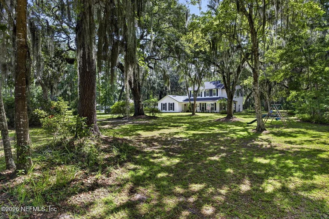 Photo of 8221 FOREST Court