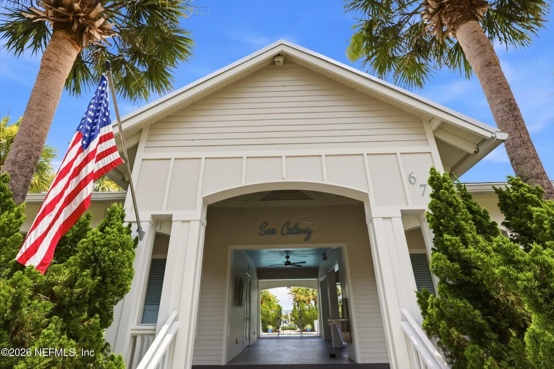 Photo of 688 OCEAN PALM Way