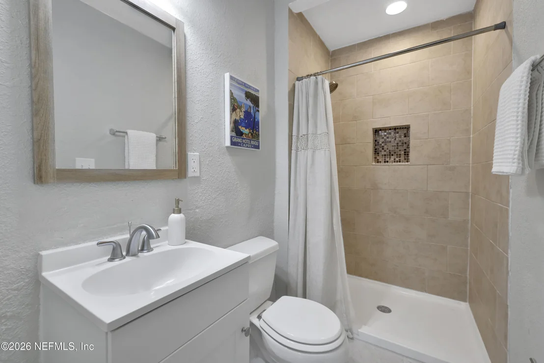 Photo of 5368 ROYCE Avenue