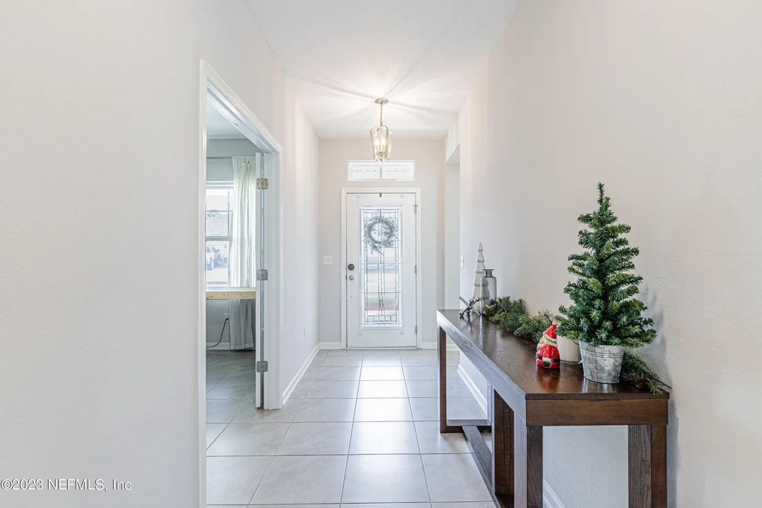 Photo of Unit 6 at 12056 BRIDGEHAMPTON Road