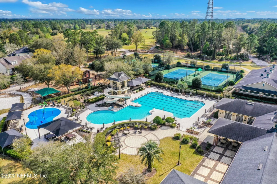 Photo of 816 EAGLE POINT Drive