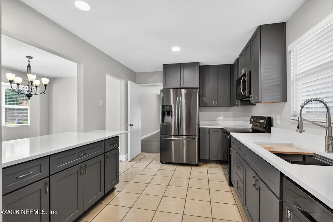 Photo of 8294 COLLINS Road
