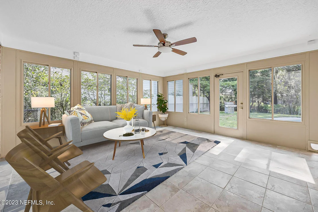 Photo of 2233 MAPLE LEAF Drive E