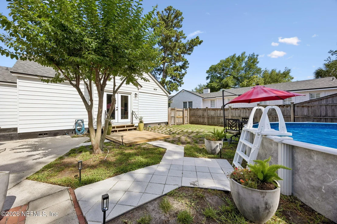 Photo of 1728 MAYVIEW Road