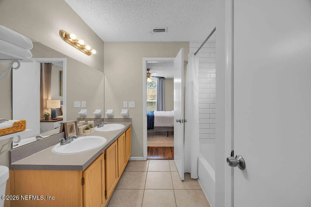 Photo of 905 GAVAGAN Road