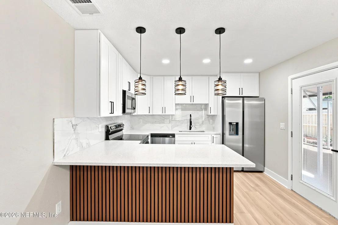 Photo of 5331 N NORTH RIVER Road