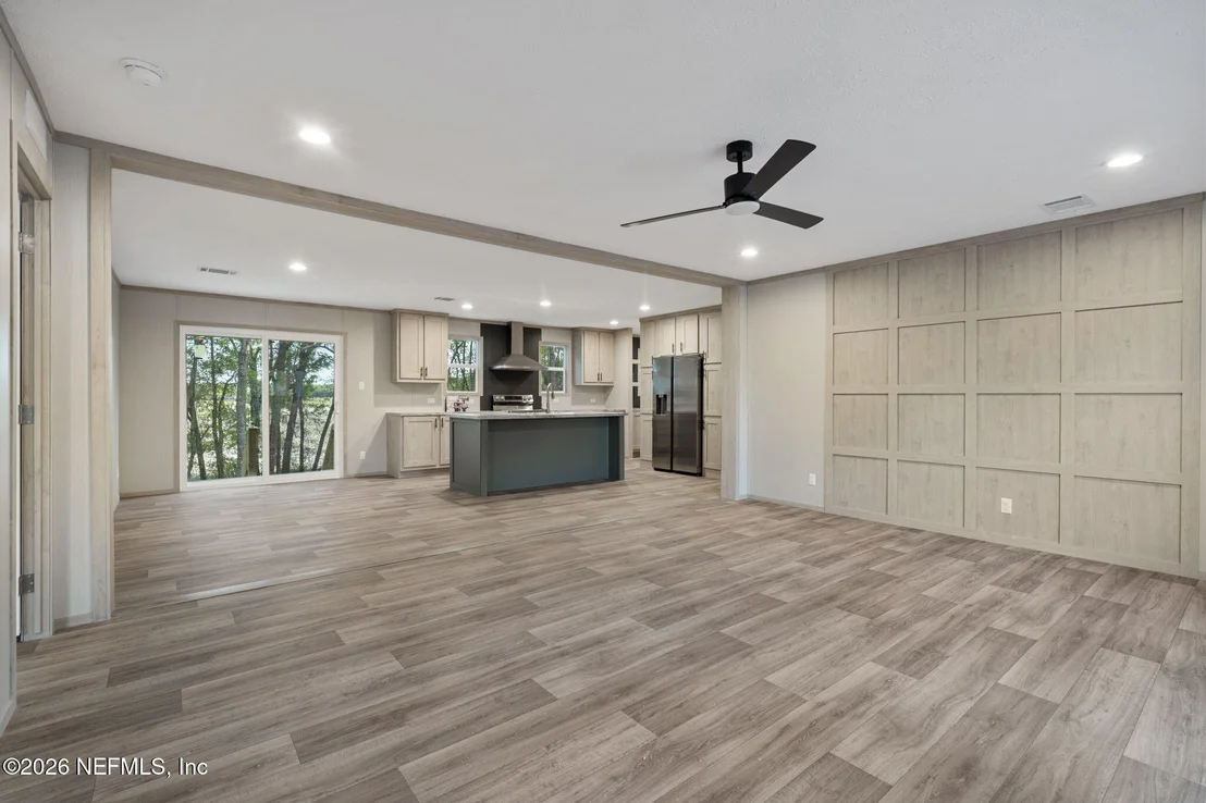 Photo of 6109 CENTER Circle