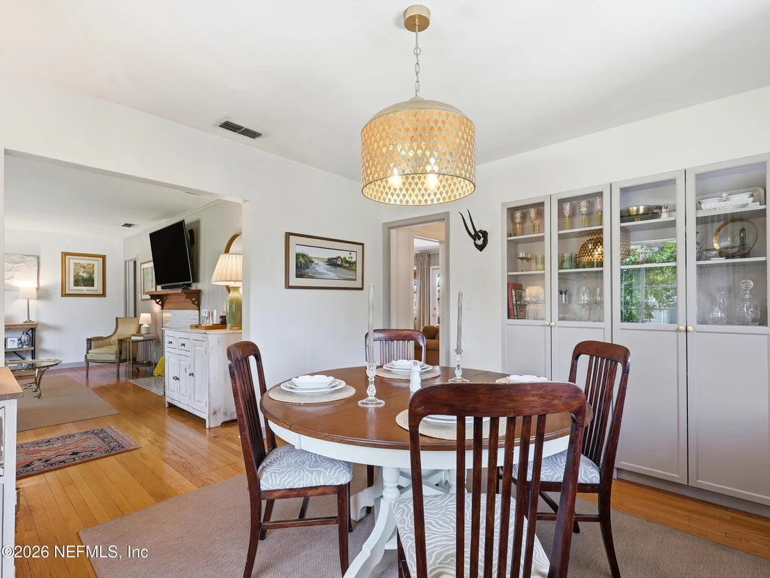 Photo of 1630 MAYVIEW Road