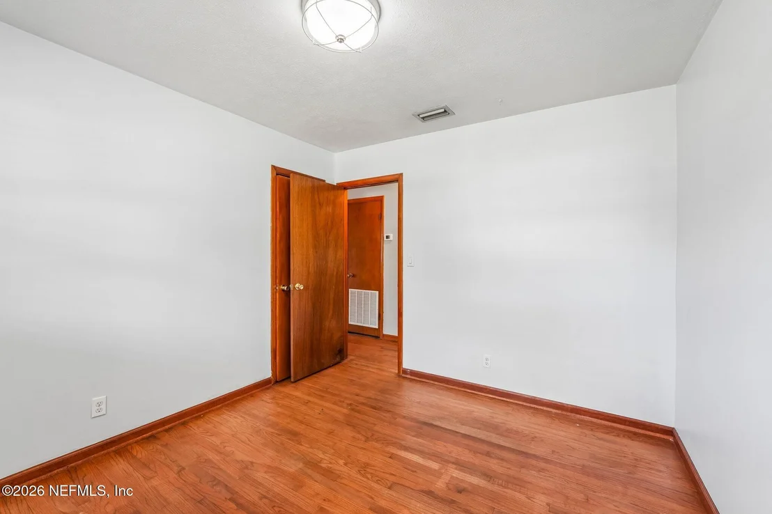 Photo of 1112 BAISDEN Road