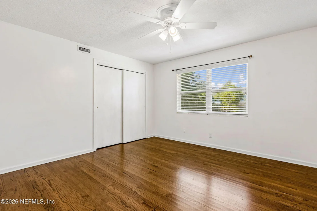 Photo of 915 OLD GROVE Manor