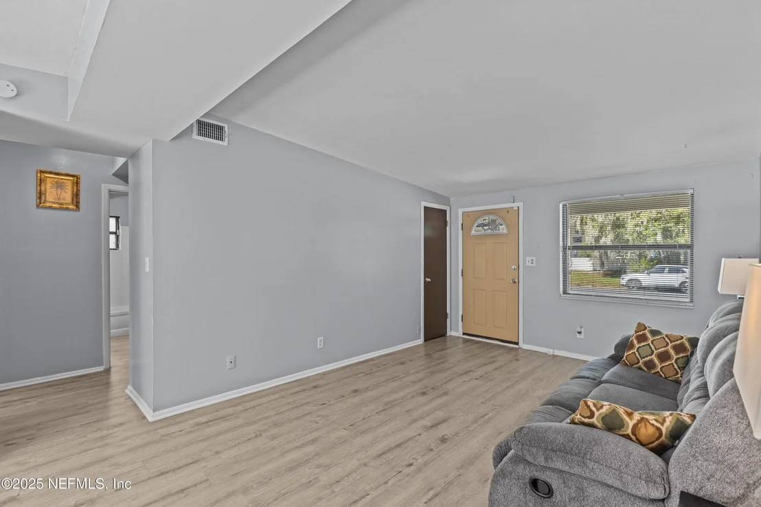 Photo of 4003 MEEK Drive S