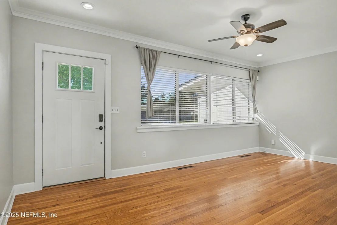 Photo of 2537 BUTTONWOOD Drive