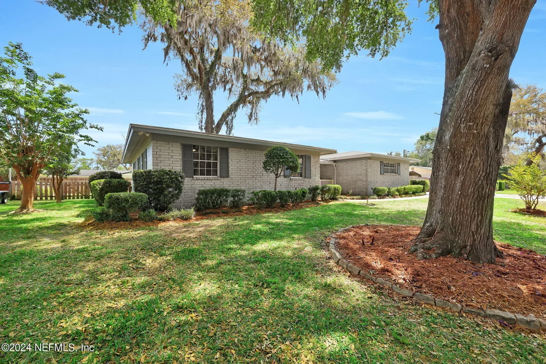 Photo of 2839 CEDARCREST Drive