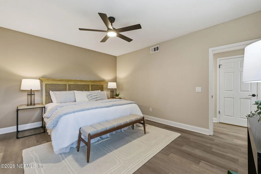 Photo of 5534 MARINERS COVE Drive