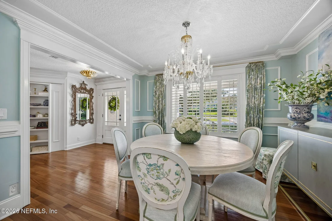 Photo of 1237 MAPLETON Road