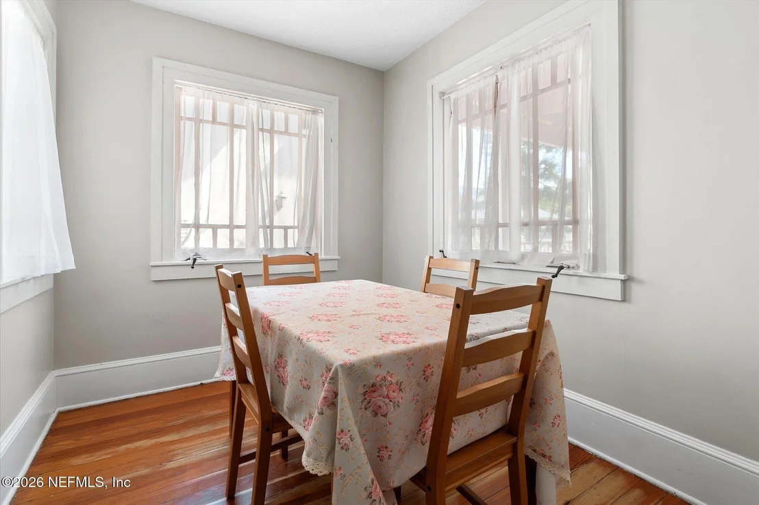 Photo of 340 CHARLOTTE Street