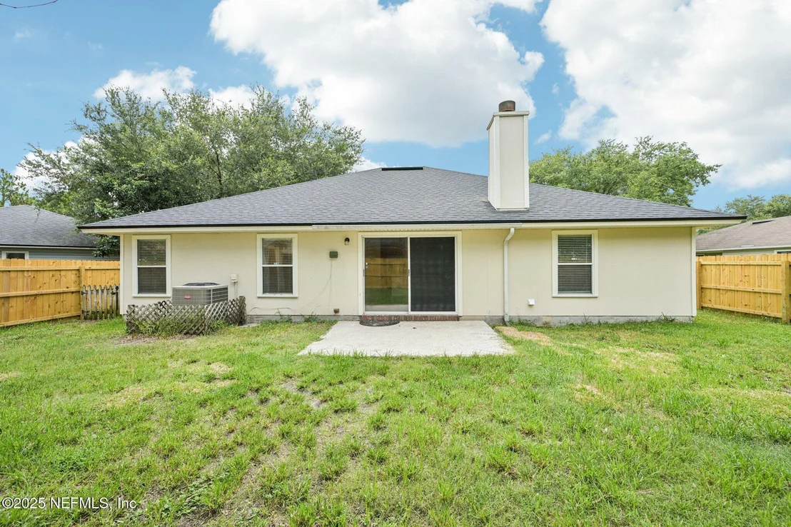 Photo of 8761 REDLEAF Court