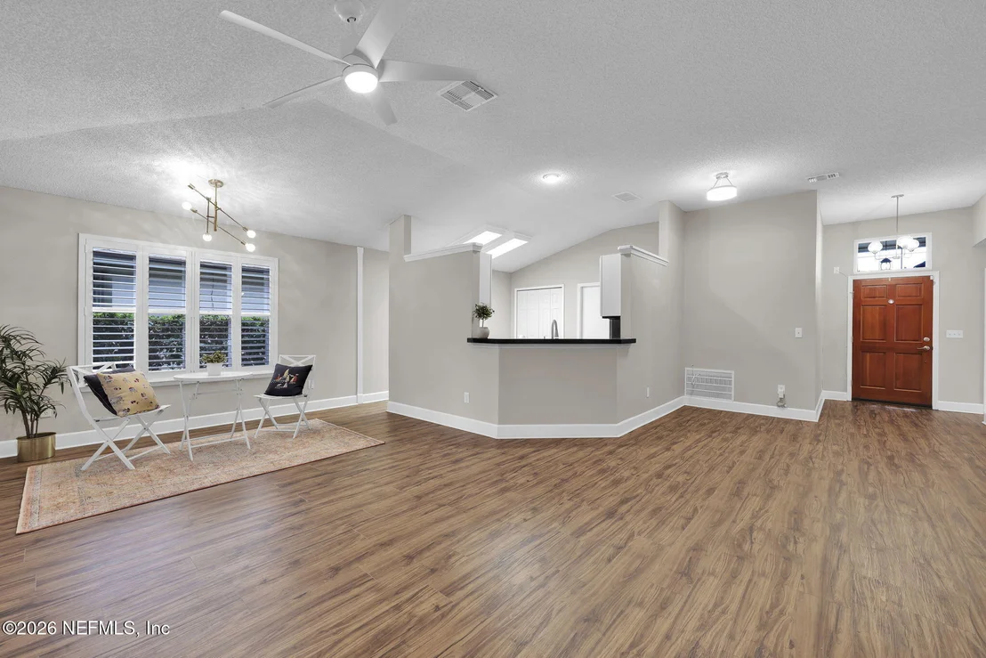 Photo of 1443 BEECHER Lane