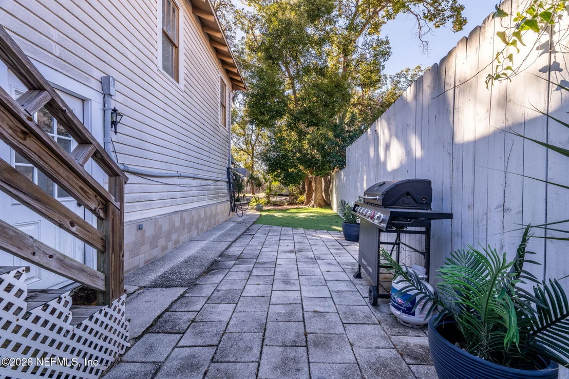 Photo of 16 MYRTLE Avenue