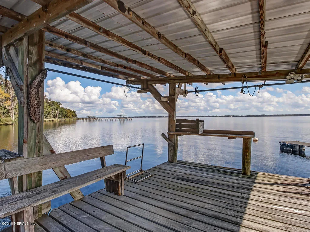 Photo of 595 W RIVER Road