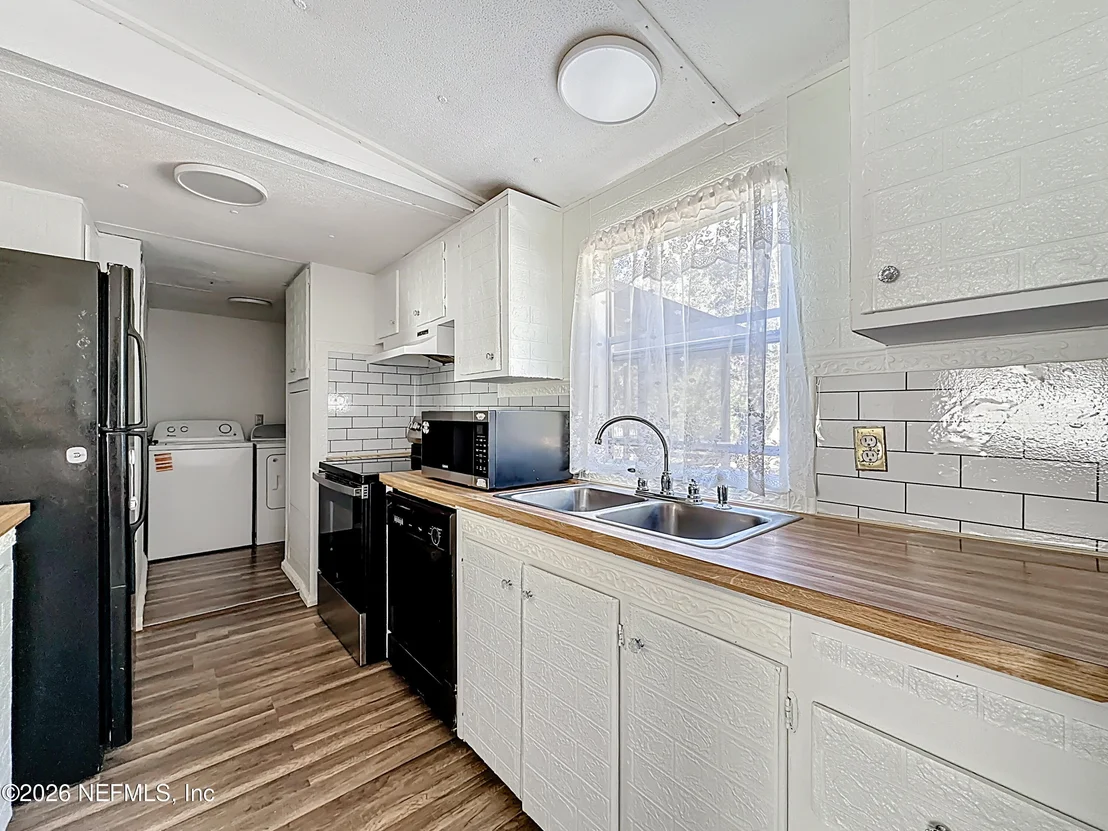 Photo of 133 REAVES Avenue