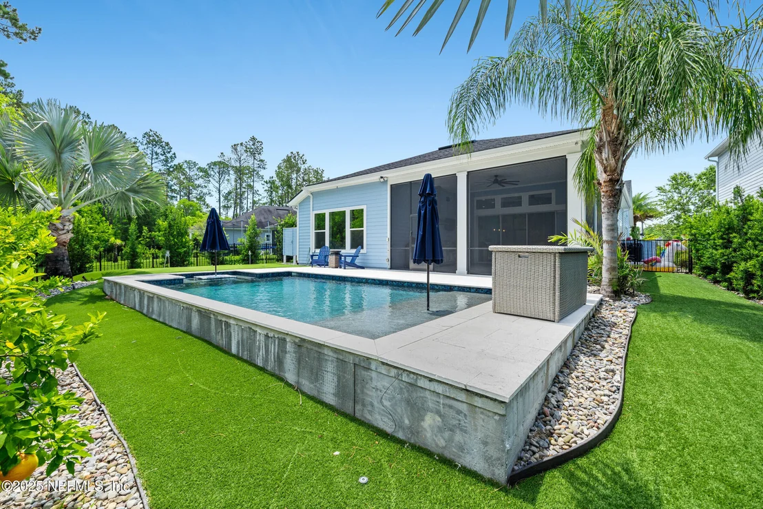 Photo of 162 PARKBLUFF Circle