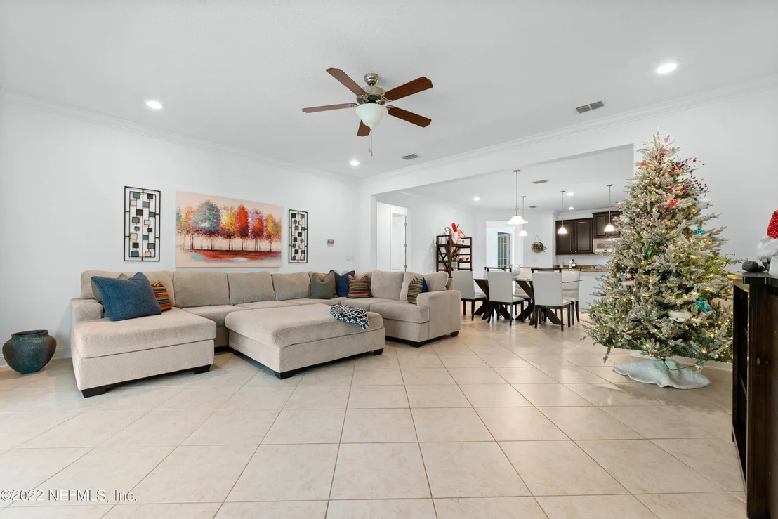 Photo of 699 ASPEN LEAF Drive