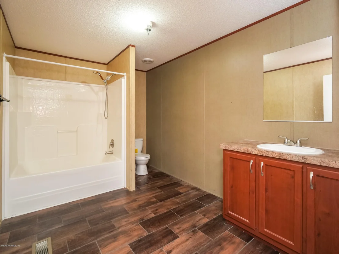 Photo of 1410 STARRATT Road