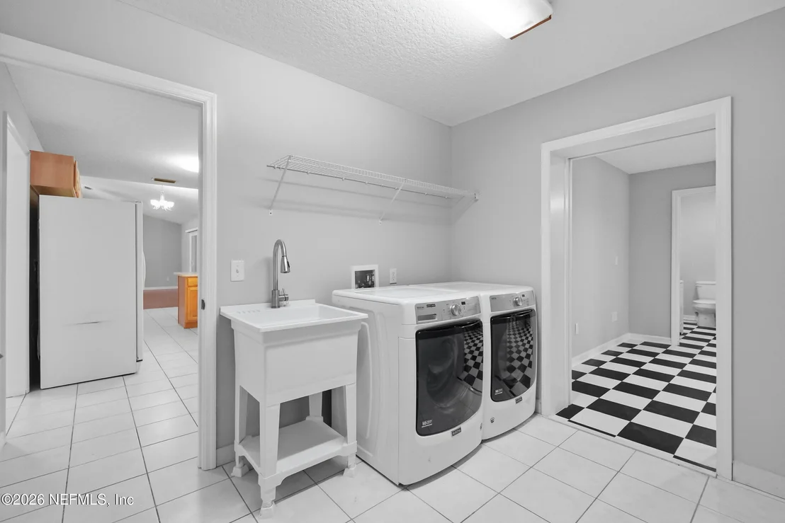 Photo of 936 DELCIE Drive