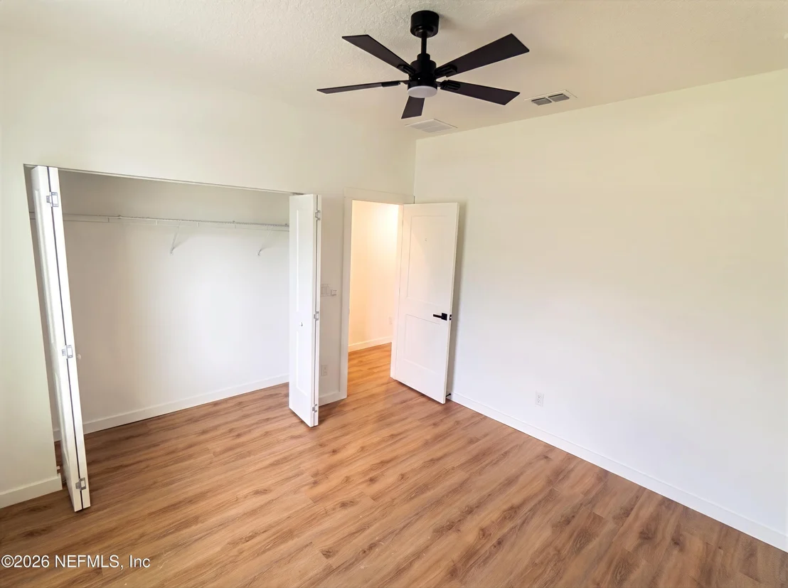 Photo of 424 PAISLEY Place