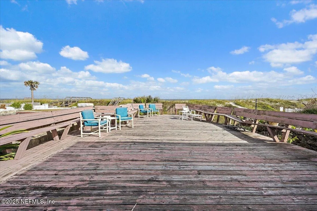 Photo of 517 BEACH Avenue