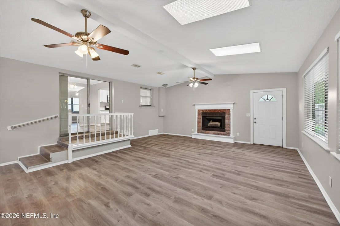 Photo of 7251 MAYAPPLE Road
