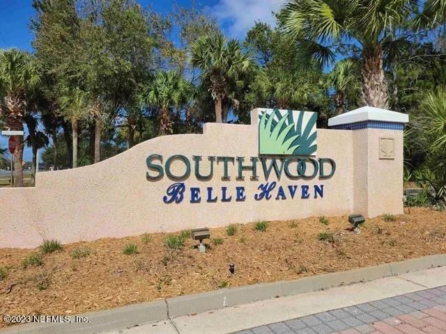 Photo of 601 KNOLLWOOD Lane