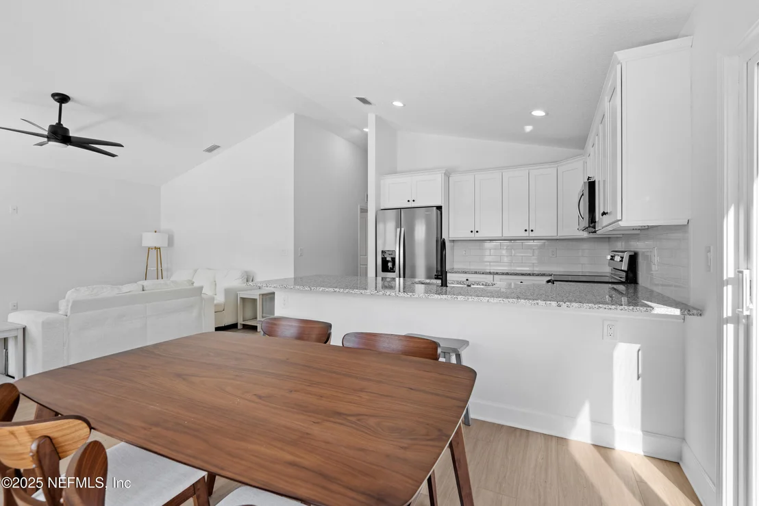 Photo of 916 KENNEDY Drive