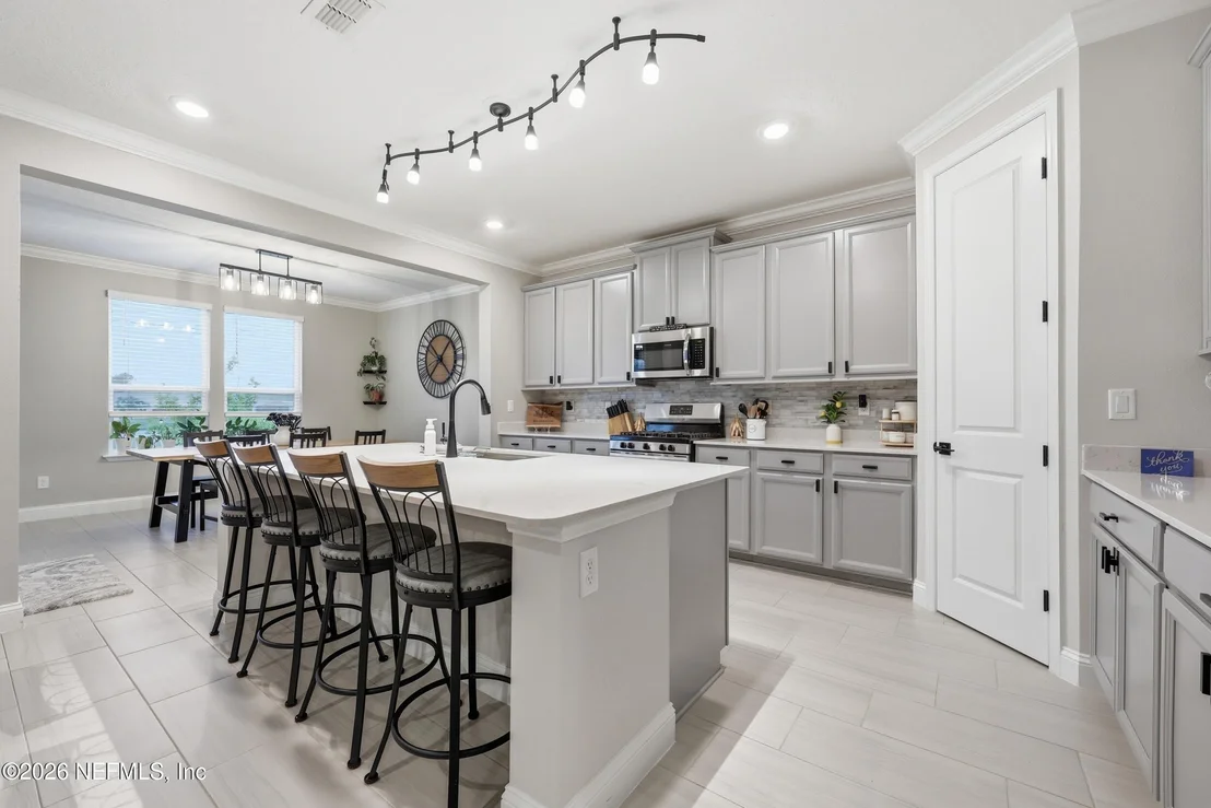 Photo of 392 BRYBAR Drive