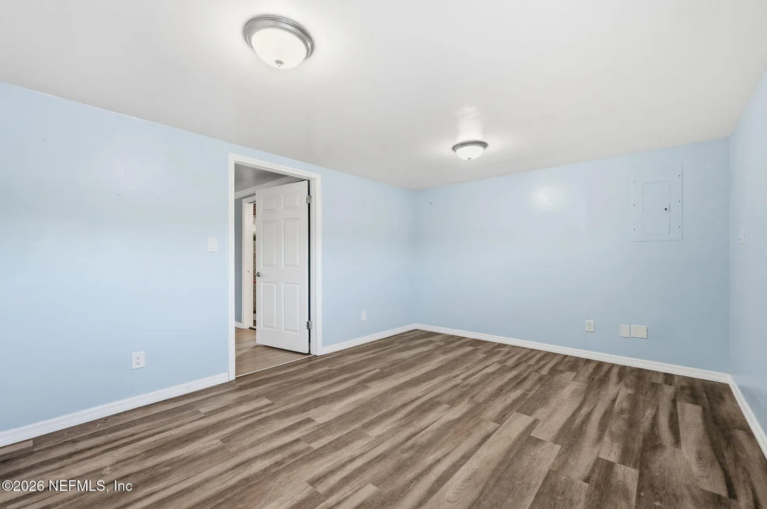 Photo of 1863 LIVE OAK Drive