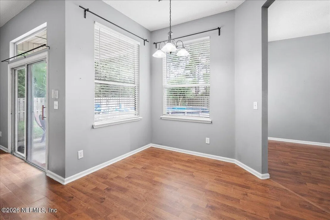 Photo of 817 ESQUIRE Lane